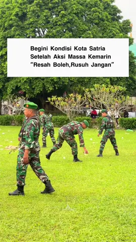 Terlihat Banyak Kerusakan Fasilitas umum..  keluarkan aspirasi kalian,Merusak Jangan !!