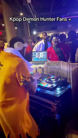 Anime and Kpop fans 🤝 We dropped our Kpop Demon Hunters remix and one of our best anime transitions at Anime NYC @sonicboombox afterparty!  Anime Night Club 3 - 3 Brothers  Omo - Red Naruto Cloak Oje - Orange Naruto Cloak  Osa - *Offscreen* White Minato Cloak Our guy @dimeeeach dap of approval and @djtaylorsenpai yelling “ go off”!!! #naruto #animeopening #kpopdemonhunters #animenyc