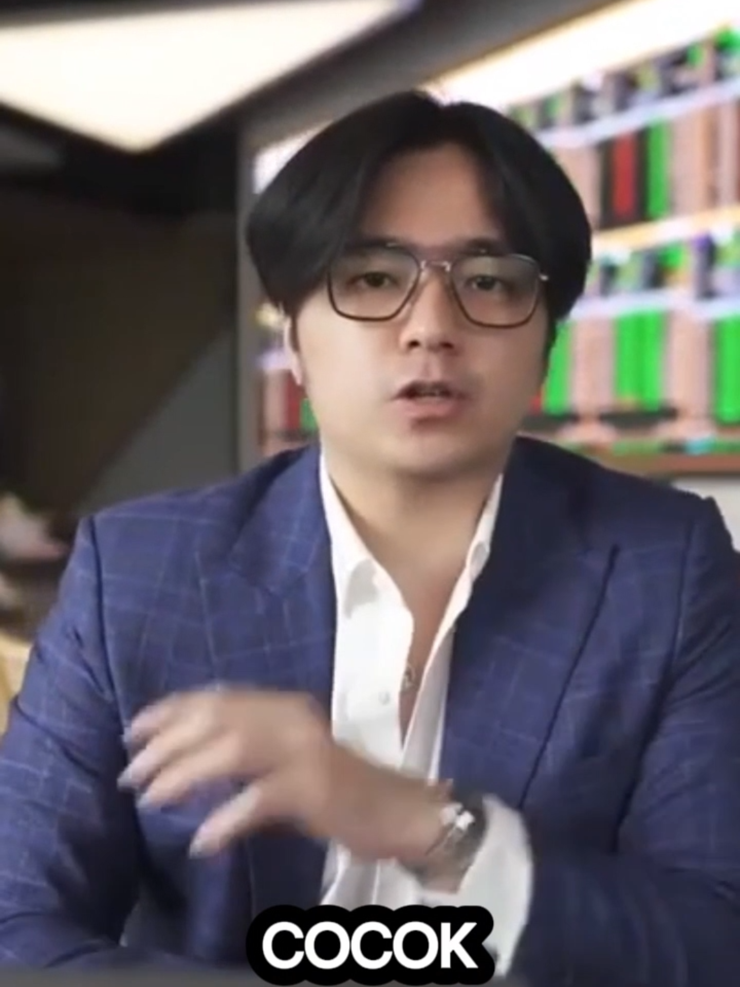 Ini Alasan Dividen Saham Bisa Lebih Menguntungkan Daripada Bisnis Kamu! Penasaran kenapa dividen saham bisa lebih menguntungkan daripada buka bisnis? Video ini cocok banget buat kamu yang mau mulai usaha atau investasi! Dengan modal 1 miliar dan jangka waktu 10 tahun, kamu bakal lihat simulasi nyata yang bikin kamu mikir ulang soal bisnis. Jangan sampai ketinggalan info penting ini!  #InvestasiCerdas #DividenSaham #BisnisVsInvestasi #Modal1Miliar #PassiveIncome #kevinhendrawaninvesting  #kevinhendrawan  #invest  #saham  #investasi#FYP