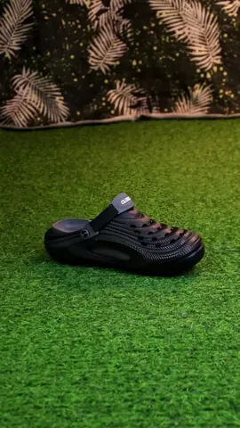 CLOSS.PH Summer Outer Wear Dual-Use All Match Anti-Slip Baotou Beach Clogs Shoes For Men TikTok: https://vt.tiktok.com/ZSHtjAWGDs5xr-mYpmw/