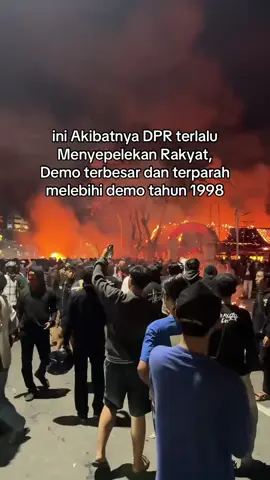 kami rakyat kecil cuma pengen di dengerinn di peduliin minta keadilan yg seadil”nya,tpi kalian malah jdi dpr pengecut semua!!