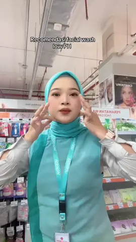 Wardah low PH Hydramild facial wash #wardahbeauty  #fypシ 
