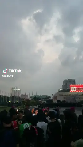 tinggal satukan kekuatan rebut dan duduki gedung DPRRI ingat semboyan kita, bersatu kita kuat #rakyatbersatumelawanketidakadilan 