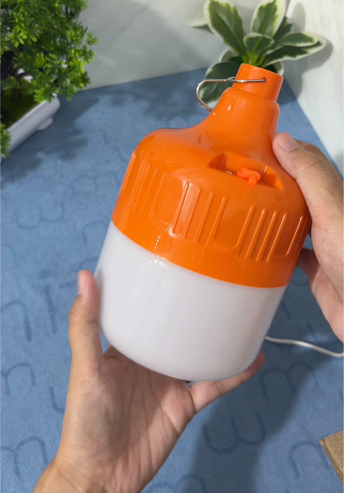 Bóng đèn tích điện 6-8 tiếng #bongdentichdien150w #bongdentichdien200w #bongdentichdien #xuhuong #tranghatay96  @Trang Hà Tây 96  @Trang Hà Tây 96  @Trang Hà Tây 96 