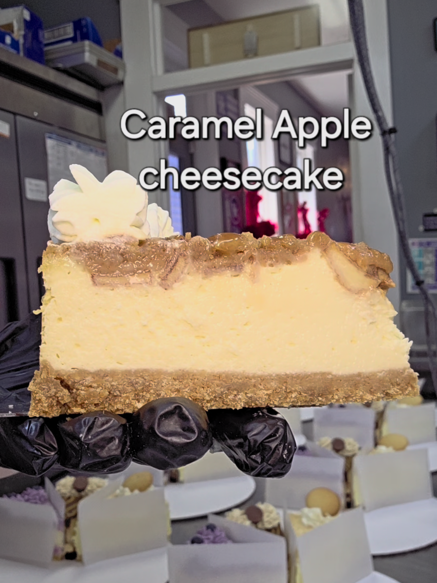 This week's Variety sampler cheesecake is STUNNINGGG. 🔥🔥  #viral #fyp #baker #cheesecake #desserts 