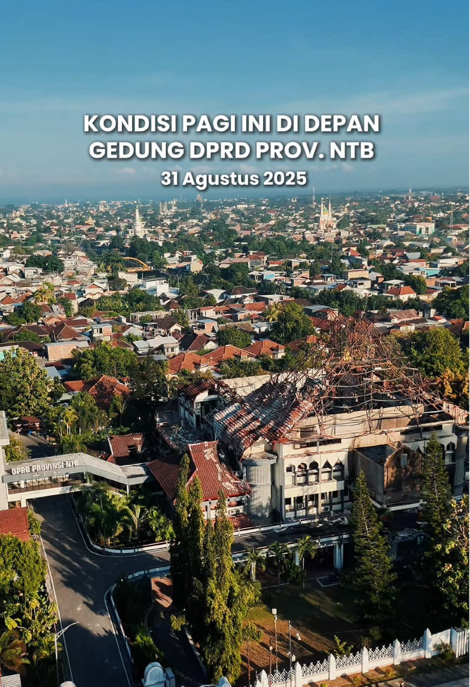 Situasi pagi ini di depan gedung DPRD NTB. #lombok #mataram #demo #mahasiswa #dpr 