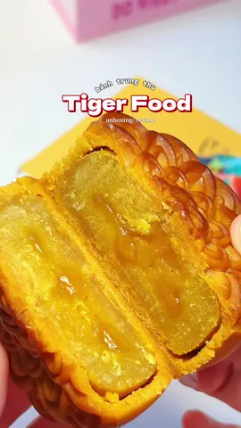 mua làm quà biếu tặng người thân , bạn bè được nè mấy bà 🥮🥮🥮 #banhtrungthu #tigerfood #banhtrungthutigerfood #fyp #muataitiktok 