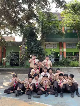 namanya juga orang keren🤭#fypageシ #xyzbcafypシ #lewatberanda #trending 