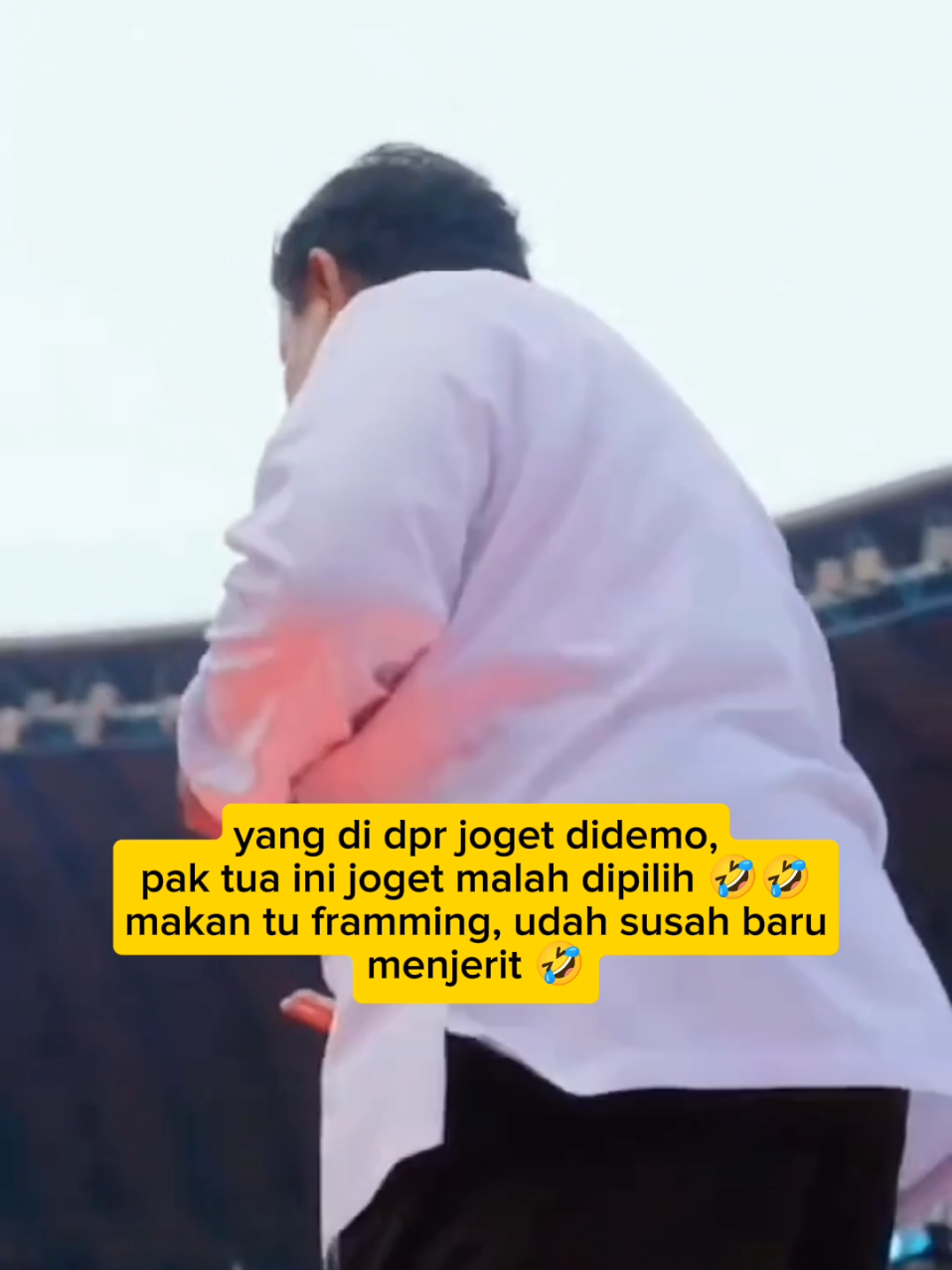 dikasih pemimpin yang pandai bicara dan cerdas malah milih tukang joget 🫵🤣 #fyp 