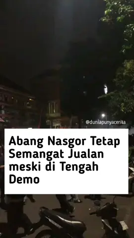 Menggoreng nasi dengan keadaan waspada 😰  🎥: berliaaaannnnn | Tiktok via : dagelan