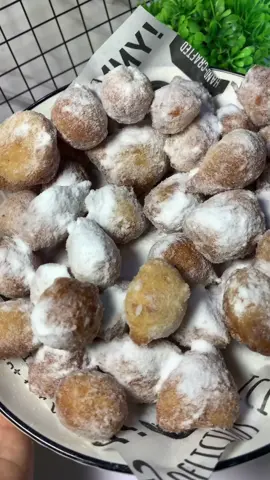 Yang mau bikin donat tapi gak mau ribet dan hemat parah ini solusinya  Seriusan enak loh dibuat nyemil  #donat #resepsimpel #reseptiktok #fyp #fyppppppppppppppppppppppp 