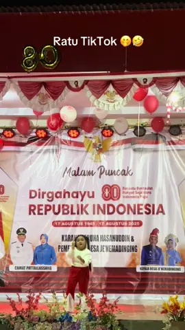 Si gemoy hafal semua joget tiktok 🤭🤗 #promokemerdekaan #jogettiktok #lewatberandafyp #fyp #malampuncakkemerdekaan80 