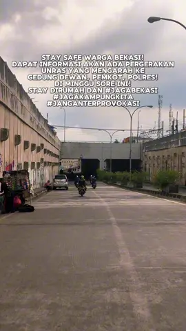 ATTENTION!! STAY DIRUMAH! Hindari kegiatan apapun yang tidak terlalu penting! Jaga keluarga, Jaga Saudara, Jaga Kampung Kita! #jagabekasi #infobekasi #bekasiterkini #underpasstambun #mangunjaya 