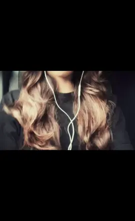I ❤️ wired headphones  #wiredheaphones #viralvideo #fyp #music #headphones 