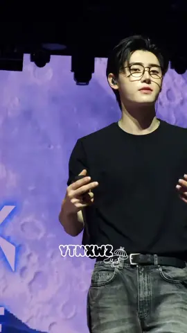 sunghoon walk the line manchester soundcheck #sunghoon #enhypen 