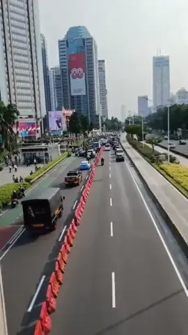 Berita terbaru hari ini konvoi kepolisian diamuk Masa Demonstran!!!