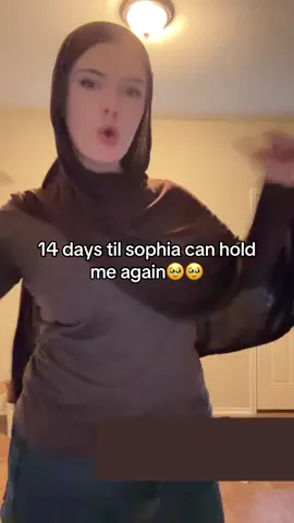 instead of having to hold my life size sophia body pillow in two weeks i’ll be holding the real thing @sophia #imissmybestfriend #foryou #fyp #real #joke