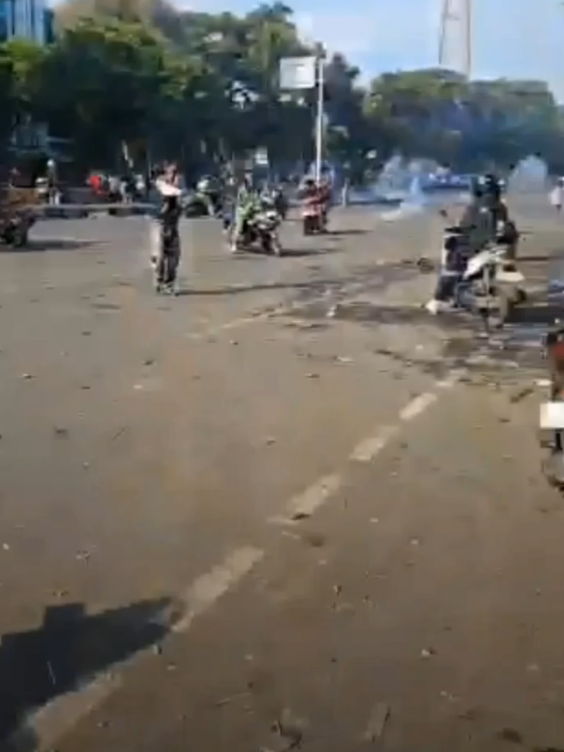 tadi malam 100 orang hilang di tempat #viralvideo #warga62 #demo #fyppppppppppppppppppppppp #viraltiktok 
