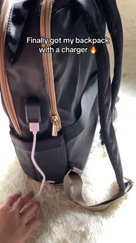 Works with all charger types! #backtoschool #backtoschoolshopping #shoppingbacktoschool #backpack #trendybackpack 