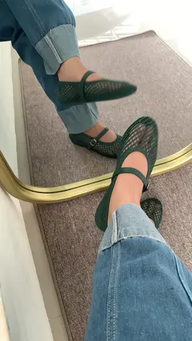 #flatshoes #flatshoescantik #flatshoeswanita #berrybenkashoes #rekomendasiflatshoes 