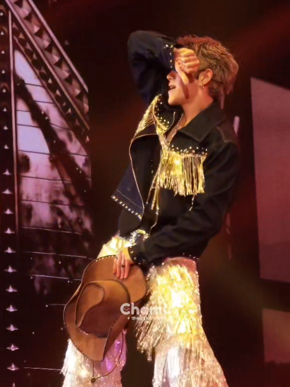 FOURTH- Killin it girl (cut) GEMINI FOURTH TO THE FUTURE #GFAWAKEConcertD1 #fourthnattawat #โฟร์ทณัฐวรรธน์ @Fourth 
