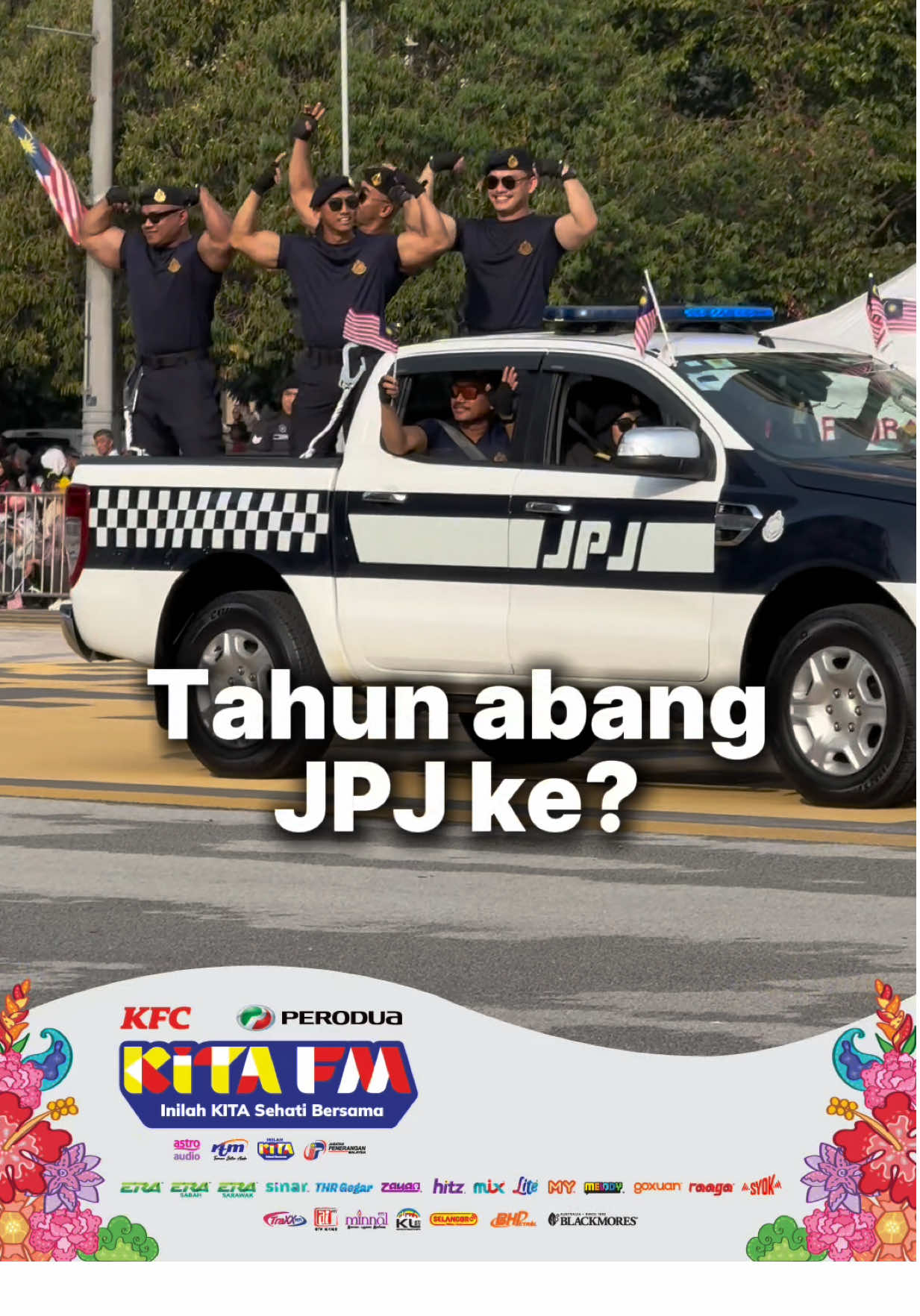 Abang JPJ belanja biceps 💪🏽  Korang rasa kali ni tahun abang JPJ ke? #KITAFM2025 #HKHM2025 #Merdeka #AstroAudioNews 