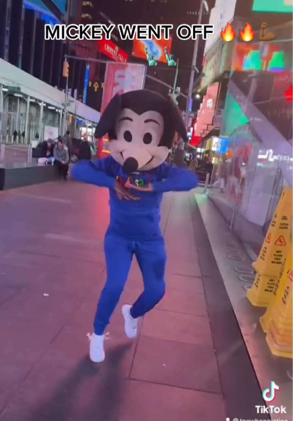 I’M the creator of this challenge  🗽 🔥 #fypシ゚viral #toewhoppintina #toewhoptinachallenge  #toewhopnycdanceanthem @The Shade Room 
