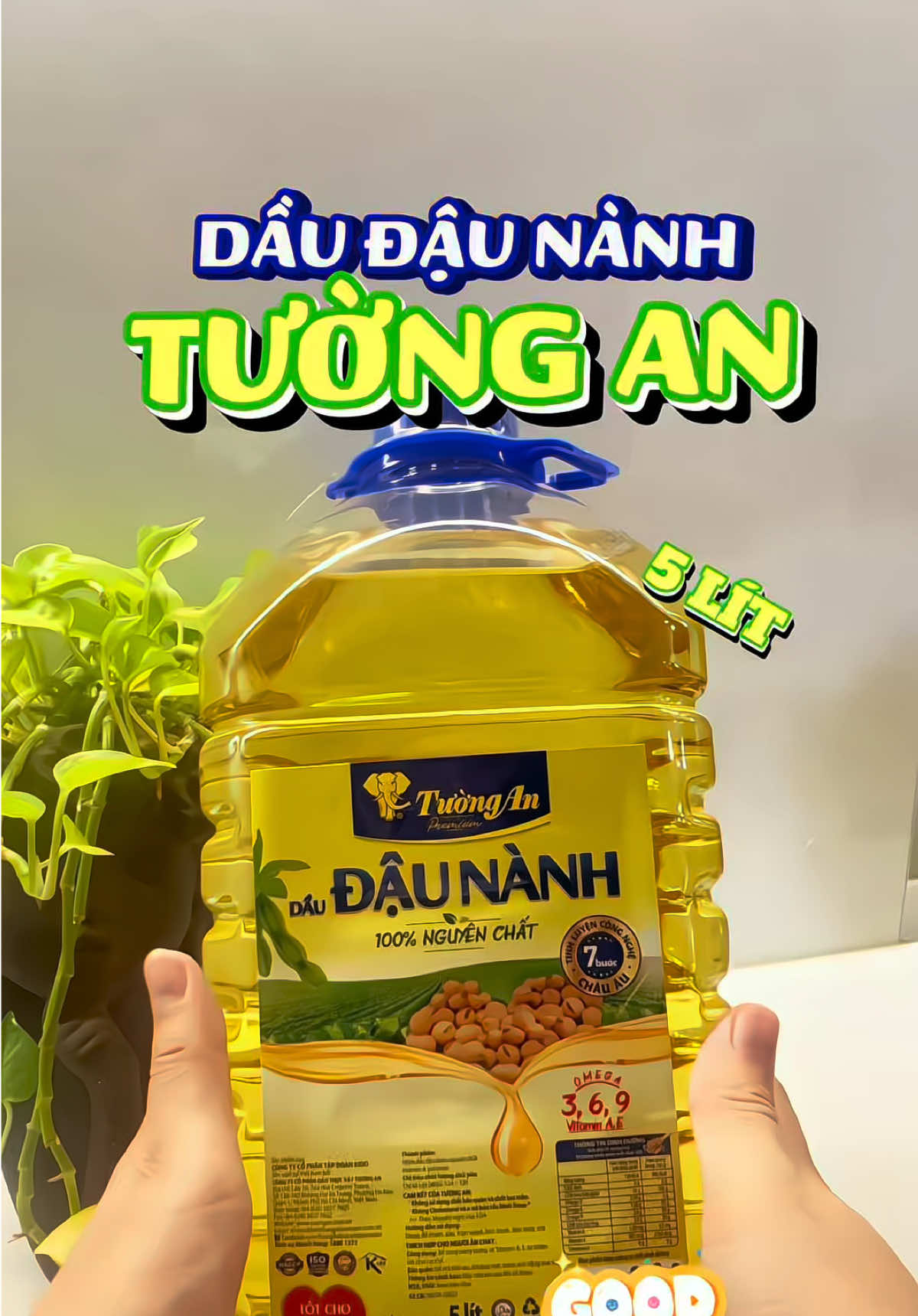 Chiên xào thả ga, cả nhà luôn đủ dầu dùng 😍 Dầu ăn đậu nành thượng hạng Tường An 5 lít – nay mua 1 còn được tặng thêm chai 400ml tiện lợi mang theo 👏 Giá gốc gần 388🌿, nay giảm còn chưa tới 280🌿 thôi, deal quá hời cho gian bếp mỗi ngày 🛒👉Giá sẽ thay đổi khi hết chương trình khuyến mãi  @🍃 HoaTuDang Review 🍃  @🍃 HoaTuDang Review 🍃  #DauAnTuongAn#dauantuongancan5lit#DauAnChatLuong#🍃hoatudangreview🍃 