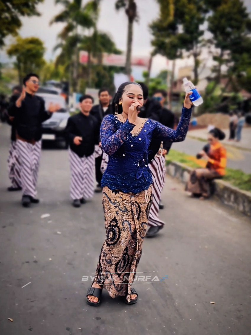 Suka banget suarane buagus baget mbak'e iki 😘 #bendunganselorejo #Selorejo_Ngantang #soundkarnavalindonesia #soundhoregjawatimur #fyp 