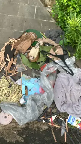 Kondisi rumah eko patrio pagi ini, tetanggan sma temen gw ha ha #fyppppppppppppppppppppppp #demo #dpr 