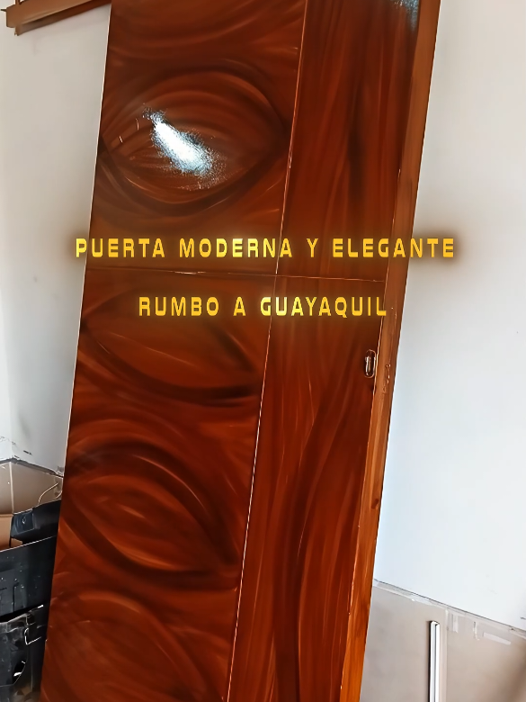 ✨ Puerta Moderna de Lujo rumbo a Guayaquil ✨ 🔑🚪Diseño en acabado nogal flameado español combina estilo minimalista con la robustez y seguridad. ✅ Perfecta para quienes buscan puertas de entrada modernas con estilo único. ✅ Fabricamos puertas personalizadas y hacemos envíos a todo el Ecuador. #puertasmodernas  #puertasdeseguridad  #puertasdemadera  #puertaselegantes  #diseñominimalista 