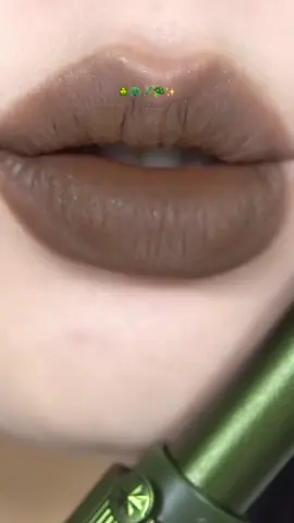 My obsession #lipstick #greenlipstick #girlcult #gothmakeup #labordaysale 