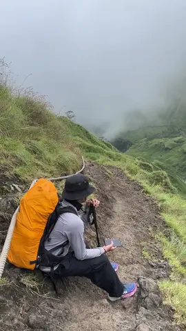 RINJANI CANTIKKK BANGETTT, Shoutout to my friend for making this happen!  I promise I’ll be back   #rinjani #torean #lombok #indonesia🇮🇩 