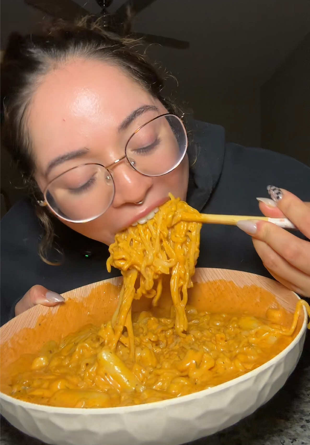QUATTRO CHEESE BULDAK RAMEN MUKBANG 💛🍜 not that spicy but it’s the best flavor!! #buldakramen #spicynoodles #mukbangasmr #fypシ #Foodie 