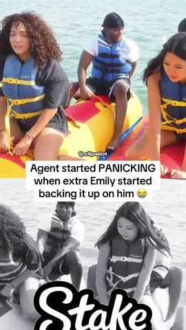 Agent started PANICKING when extra Emily started backing it up on him 😭 #agent00 #extraemily 