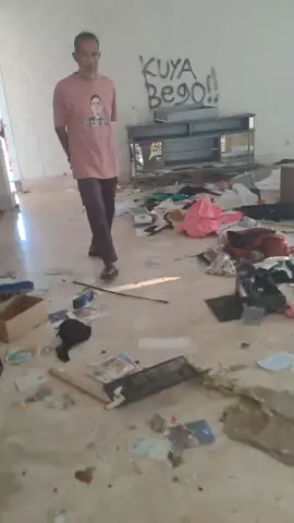 Kondisi Rumah King Uya Kuya Saat setelah Di Jiarah Para Pendemo  semoga Lebih baik Indonesiaku #pejabat #demodpr #uyakuya 