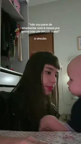 ele só pensa em mamar véi 😭😭😭😭