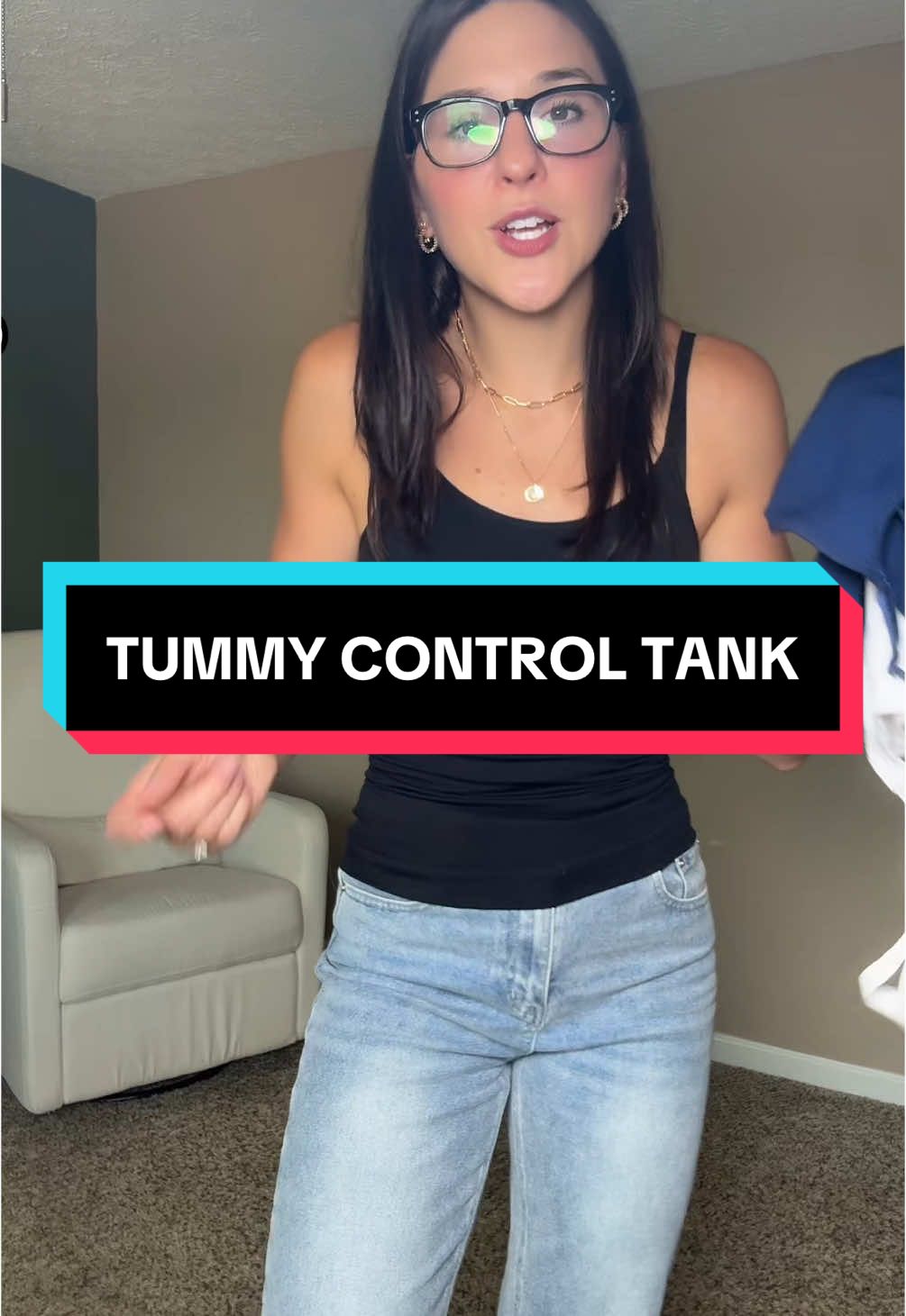 These tummy control tank tops are so flattering! #tummycontrol #tummycontroltank #shapewear #shapeweartank 