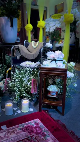 Thành kính bái biệt sư bà