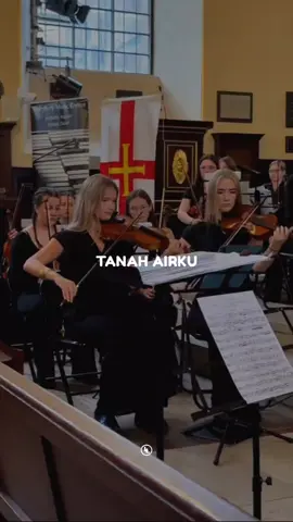 Moment ' Lagu tanah airku yang di tampilkan Oleh Guernsey Music, Di Guernsey Music center  #liriiklagu #liriklagu #laguviral #tanahairku  Source TikTok : katamata_coffee