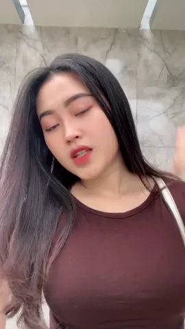 Celana yg aku pakai dr @Newbie Store...id yaa😍