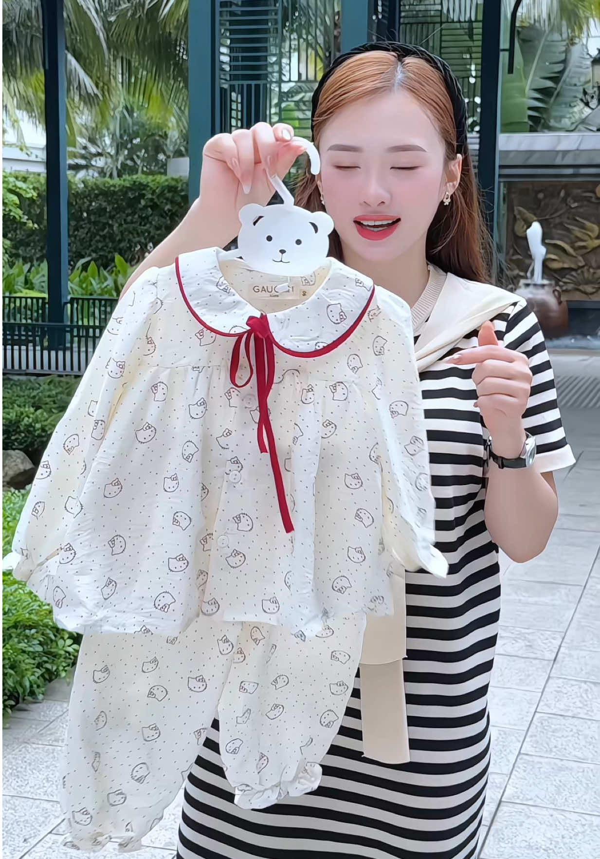 Bộ mặc nhà hoạ tiết cổ sen dáng dài 