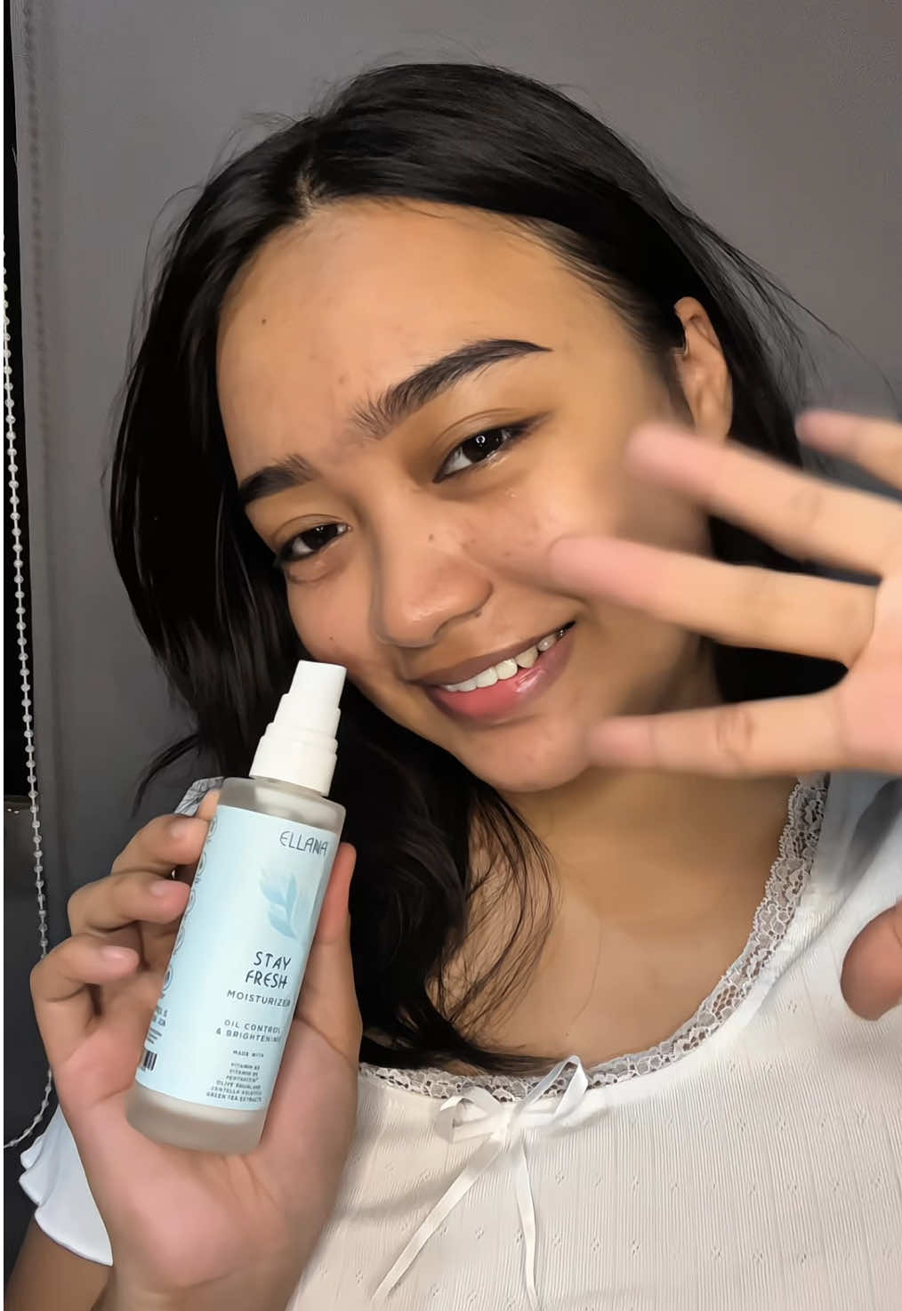 Fresh skin from morning ‘til night ✨ Tried the blotting paper test and almost NO oil came off — Ellana Stay Fresh Moisturizer really keeps me shine-free all day! 🌿💧 @Ellana @Els Media  #ellanacosmeticxedms #glowgoals #ellanawishlist #teamelsmedia #elsbabies 