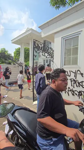 kondisi rumah uya kuya pagi ini, habis dijarah #rumahuyakuya #rumahuyakuyadijarah #fyp