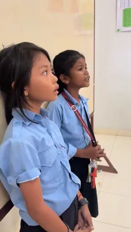 @ញ៉ិល ថែធួន 