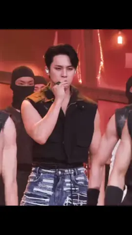 nyegerin mata lewat mingyu❤️❤️❤️❤️❤️the outfit is so sexy mingyu #mingyu#seventeen ##seventeen17_official #svt #carat #fyp 