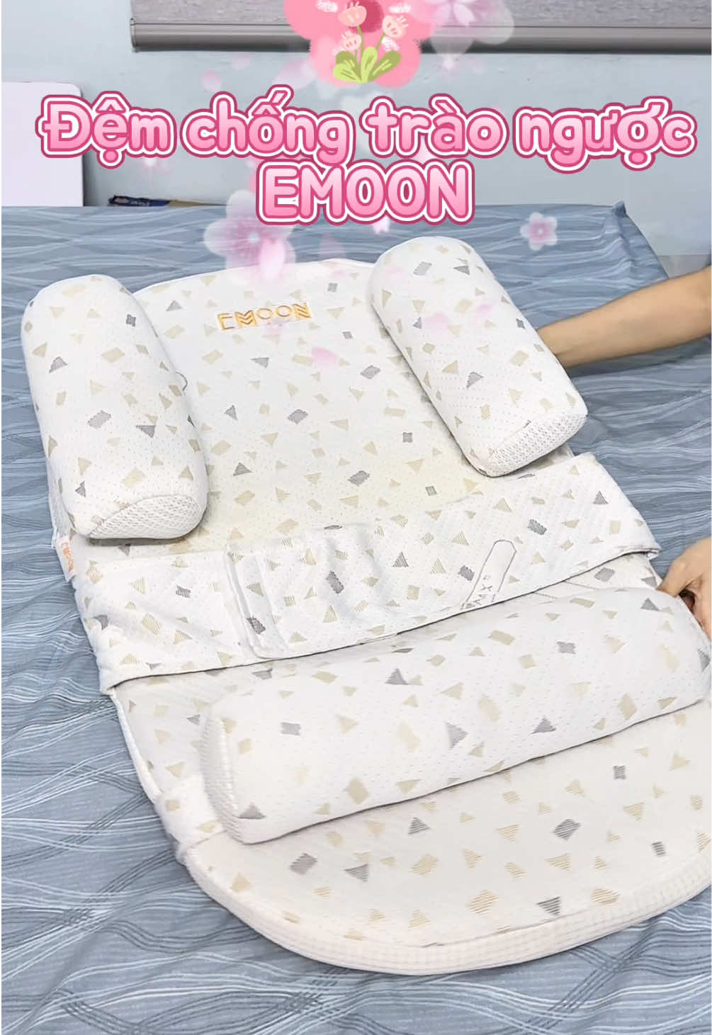 Đệm chống trào ngược nhà EMOON mom nào chuẩn bị sanh hay có con nhỏ tham khảo nha #demchongtraonguoc #goichongtraonguoc #mebim #meemtep 