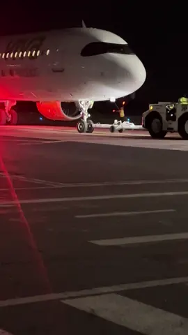 Pushback Airbus a321neo #flypシ🤗❤️🙏 #tiktokparati #spotter #aviacioncomercial #airport 