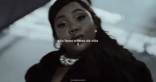 00:13 || “eu troco de humor igual troco de roupa” || só as divas e divos do dia primeiro 👆👆 || postei essa da duque pq amanhã é meu aniversário 😝 | não achei o @ dela 🙄 |  #duquesa #lyricsvideo #viral #fyp #musica 