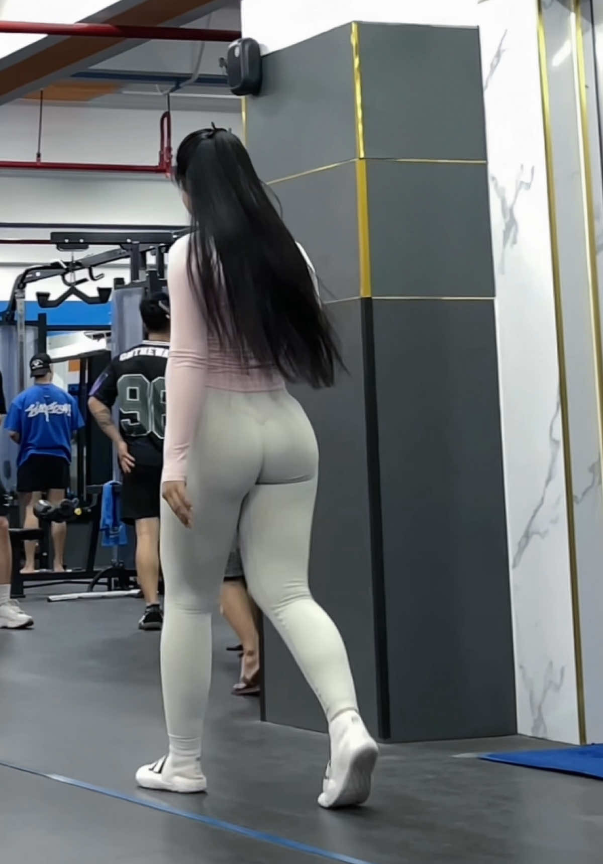 Mấy cục dàng nghỉ Lễ chưa 😗 @Mia Nguyen #fitbymia #coachingfitnes #sportmodel #gymmotivation 